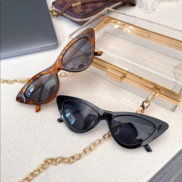 cat sunglasse Accessories - 💕 5/25 💕2PCS Brand new NWT cat framed sunglasses